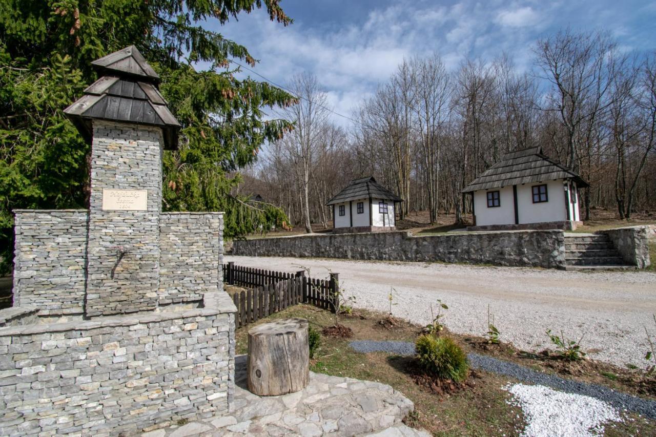 Holiday Park Hajducka Cesma Dubovsko Luaran gambar