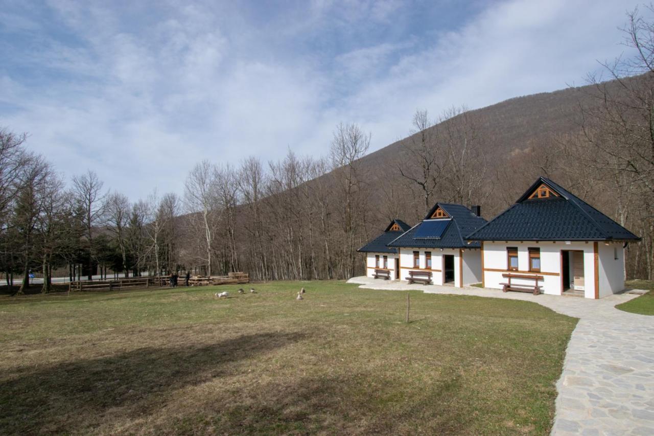 Holiday Park Hajducka Cesma Dubovsko Luaran gambar