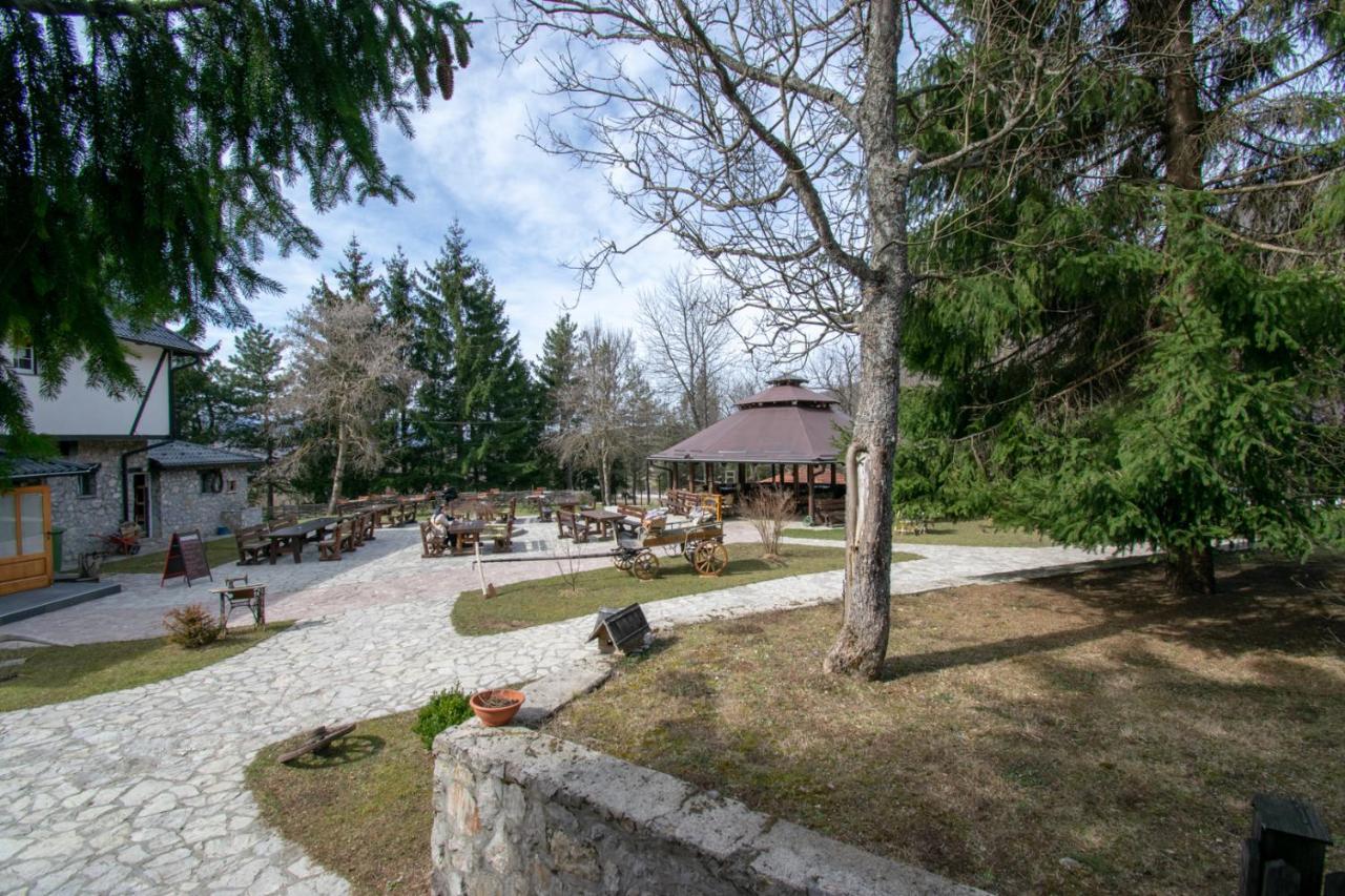 Holiday Park Hajducka Cesma Dubovsko Luaran gambar