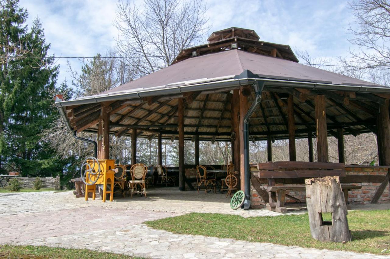 Holiday Park Hajducka Cesma Dubovsko Luaran gambar