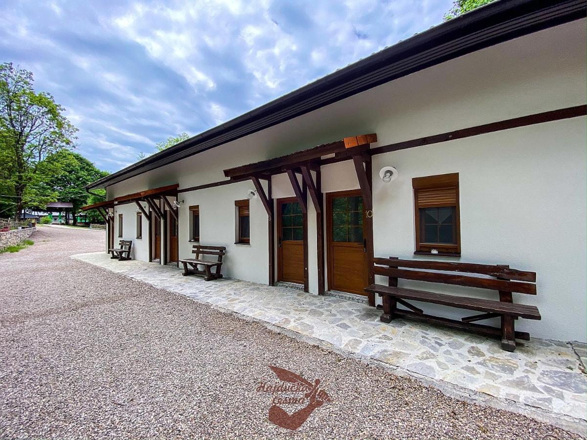 Holiday Park Hajducka Cesma Dubovsko Luaran gambar